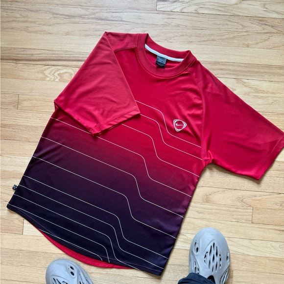 Vintage Nike Football T-Shirt Tee Faded Y2k T-shirt Mini
Swoosh Logo - Picture 4 of 8